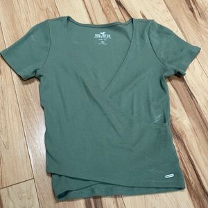 Woman’s Hollister Baby tee  size small crop the v neck